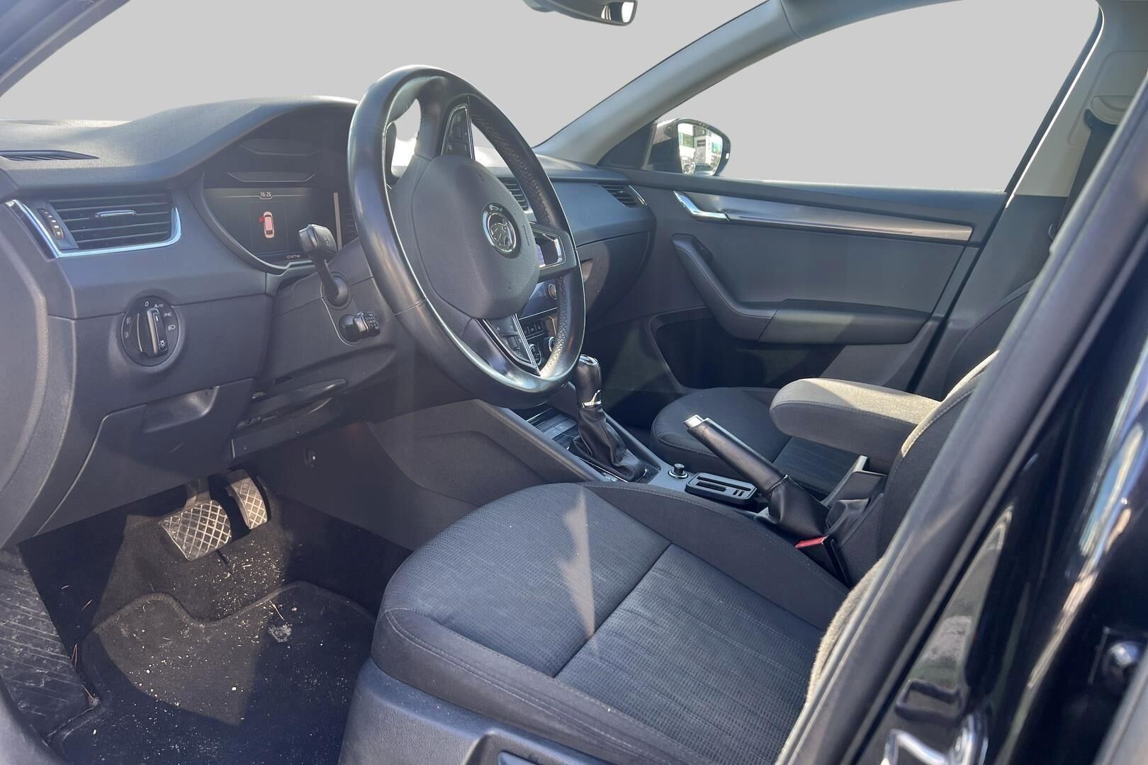 SKODA OCTAVIA iso kuva 2