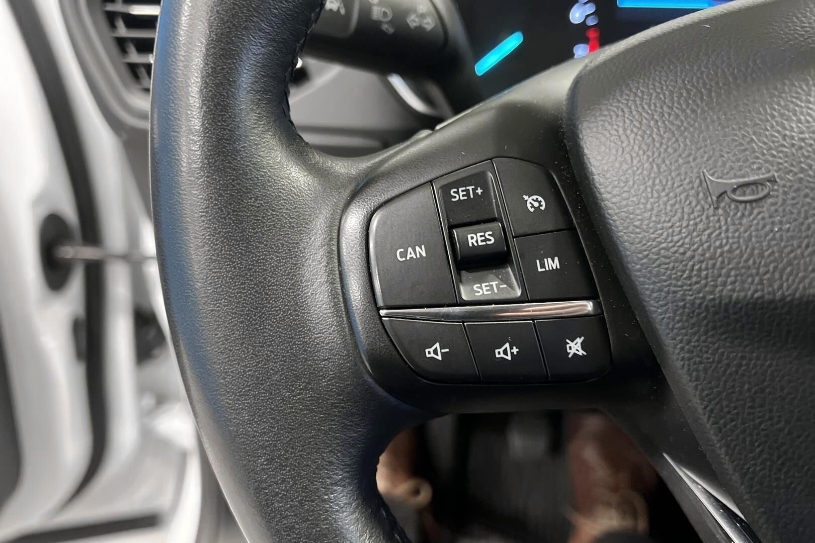 Ford Focus iso kuva 16