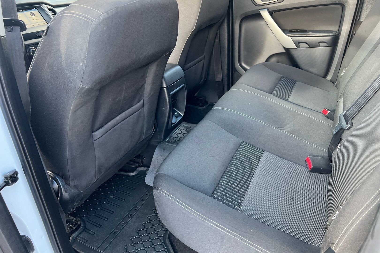 Ford Ranger iso kuva 10