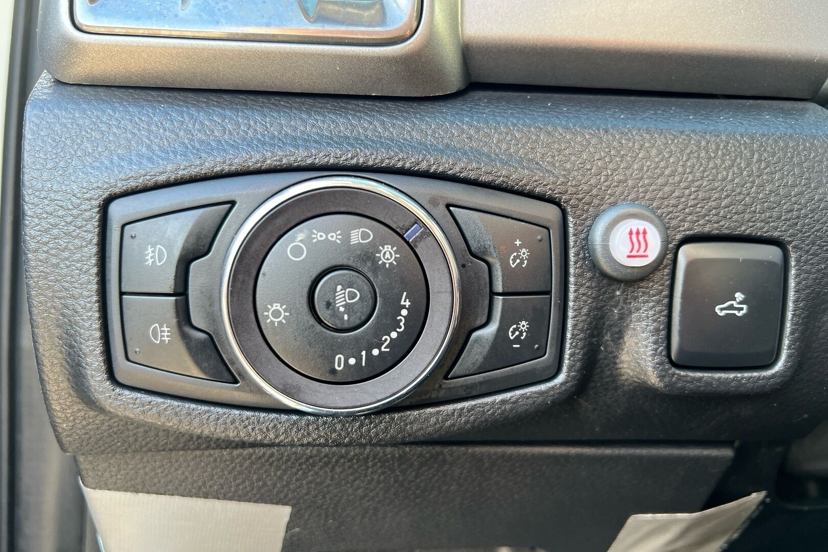 Ford Ranger iso kuva 18