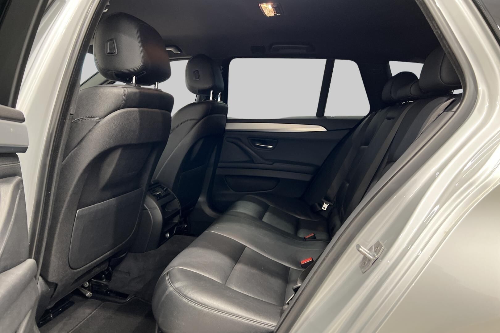 BMW 5-SARJA iso kuva 9