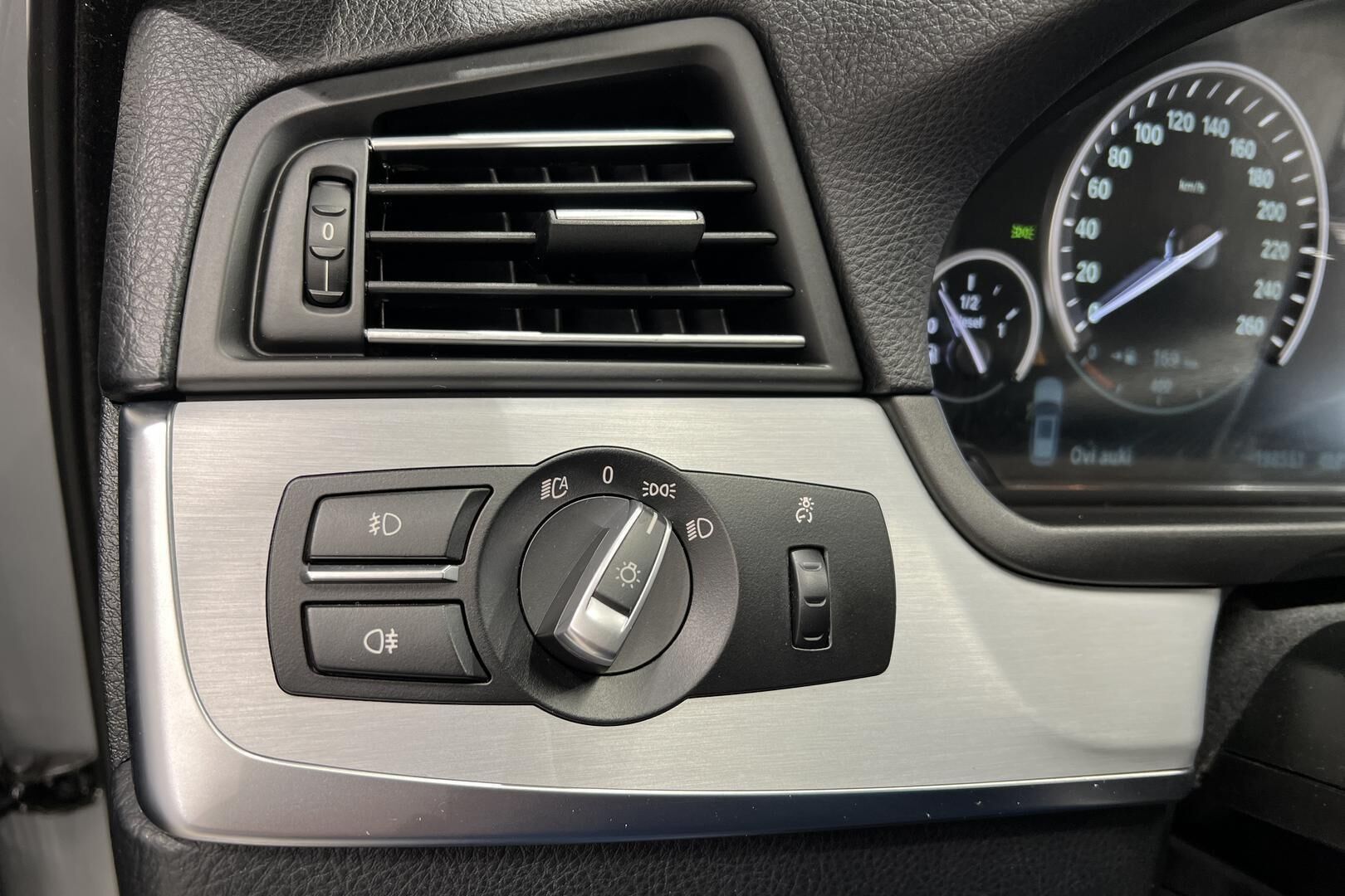 BMW 5-SARJA iso kuva 26