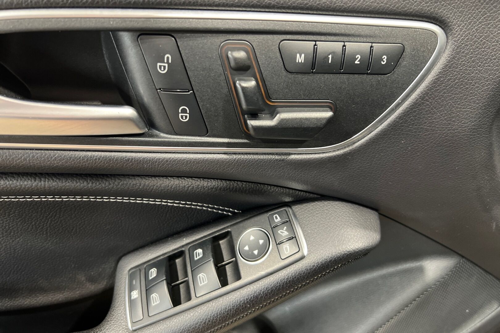 Mercedes-Benz CLA iso kuva 9