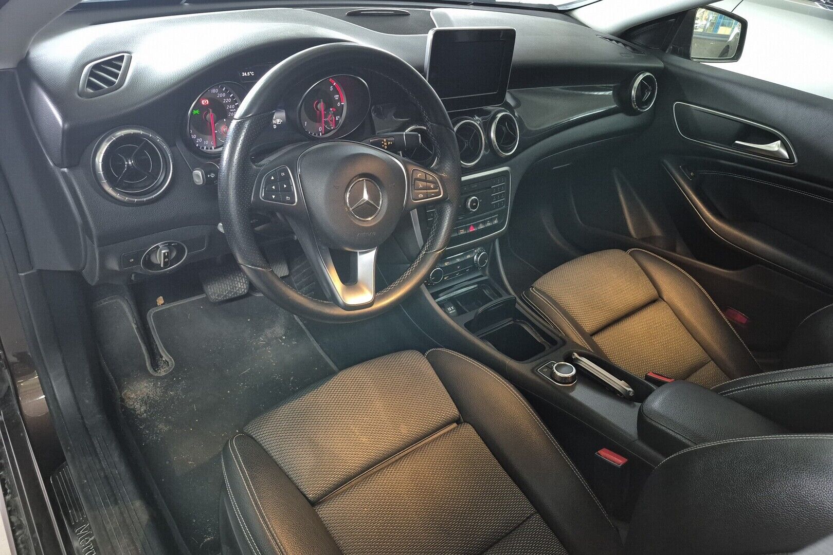 Mercedes-Benz CLA iso kuva 2