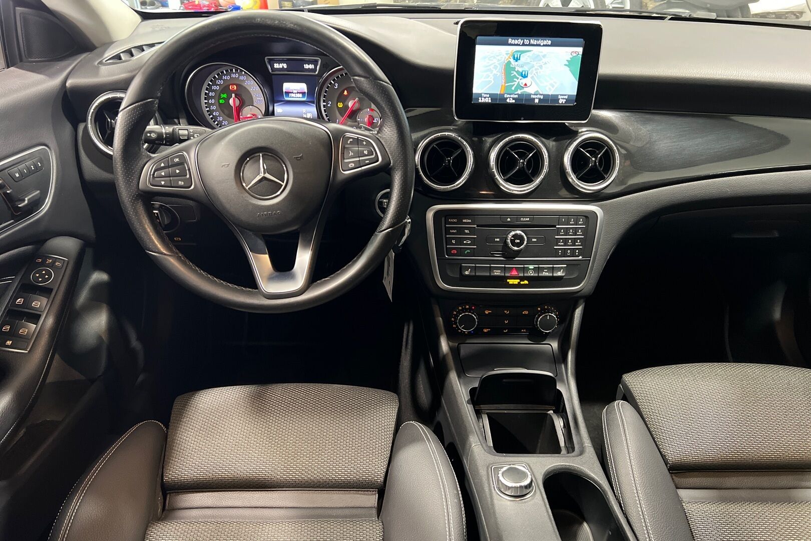 Mercedes-Benz CLA iso kuva 5