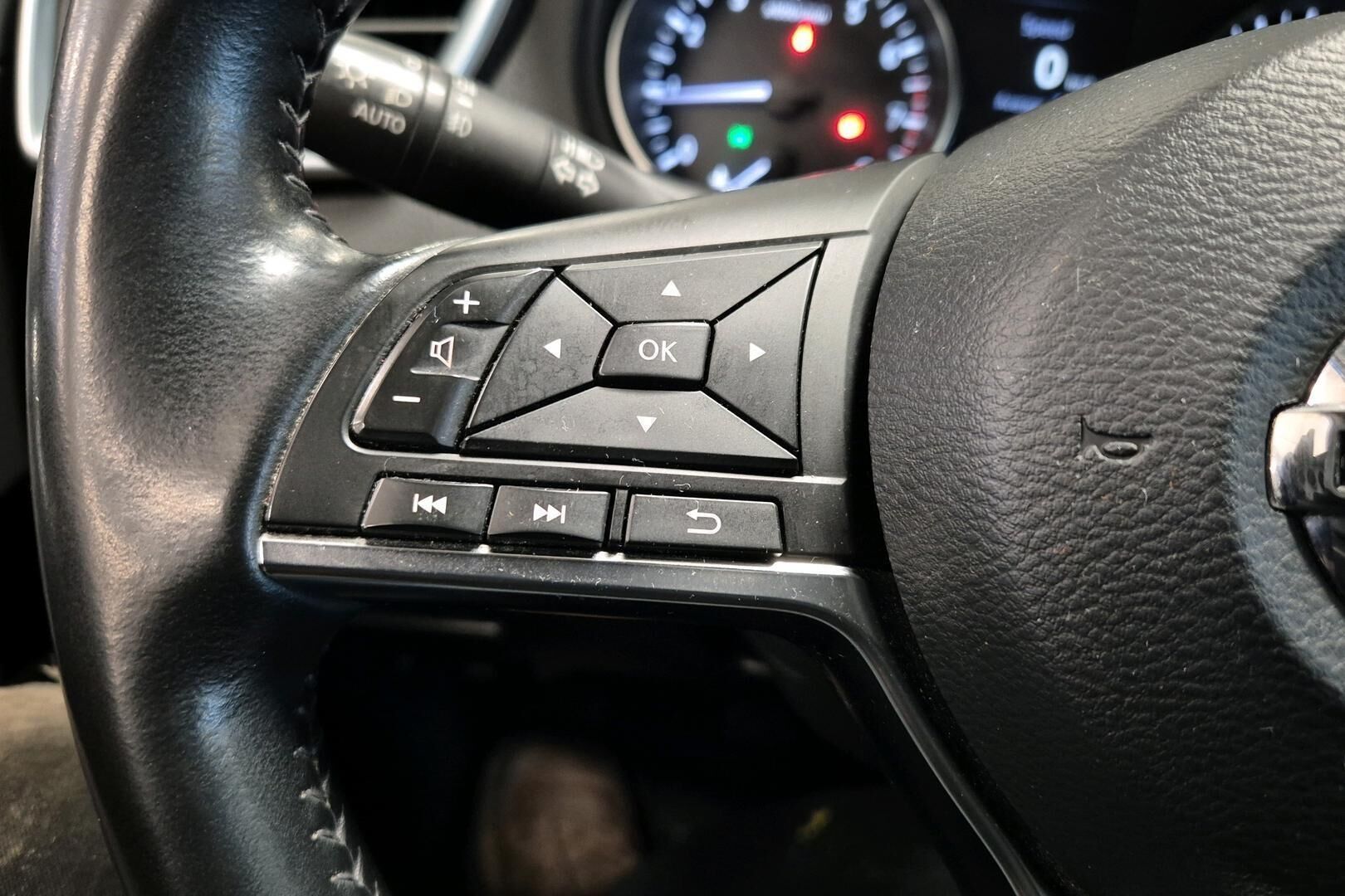 Nissan Qashqai iso kuva 10