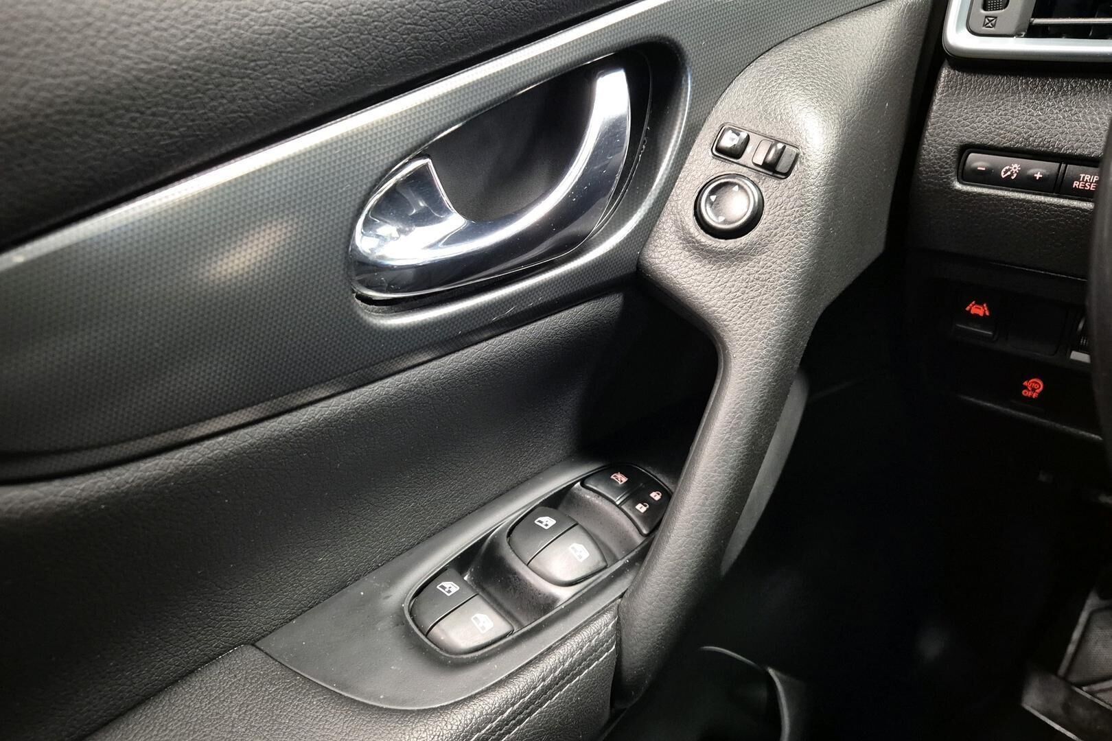 Nissan Qashqai iso kuva 21