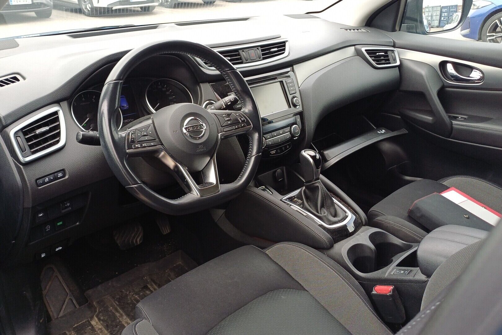 Nissan Qashqai iso kuva 2
