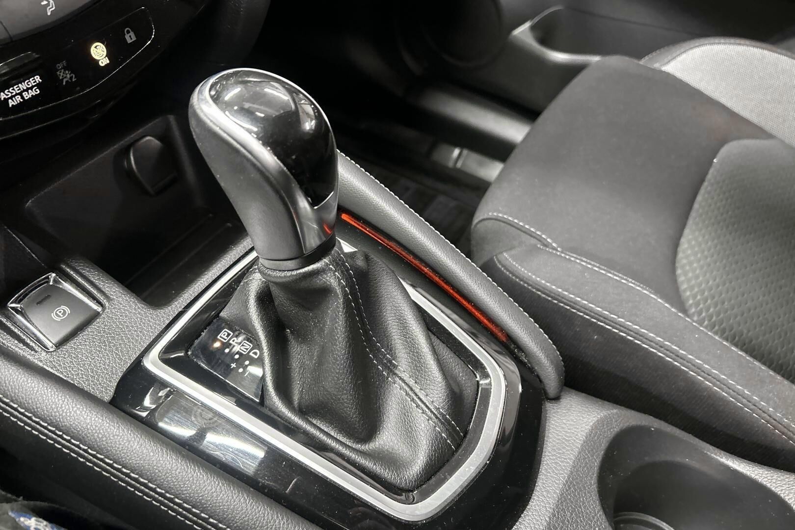 Nissan Qashqai iso kuva 15
