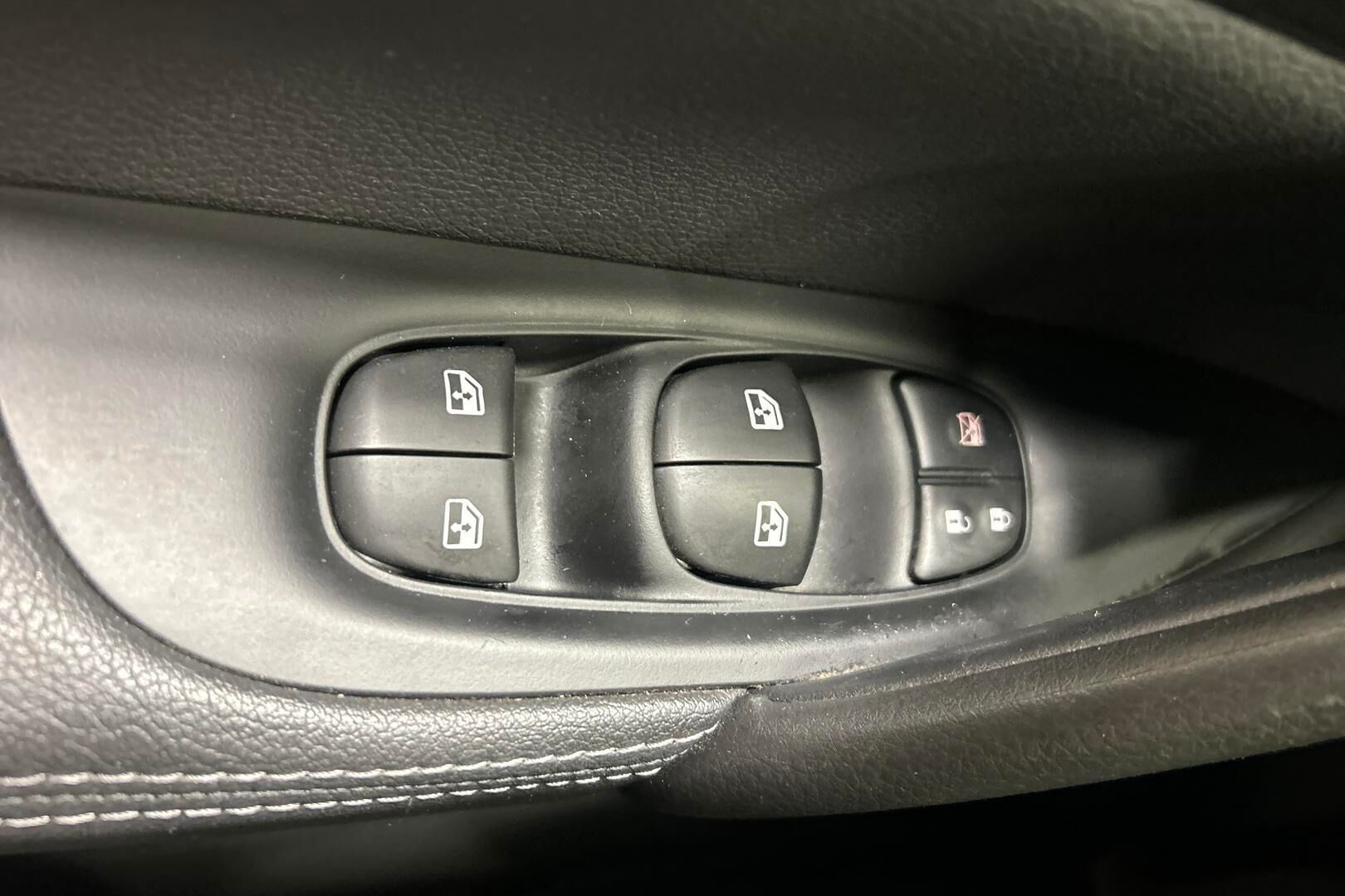 Nissan Qashqai iso kuva 18