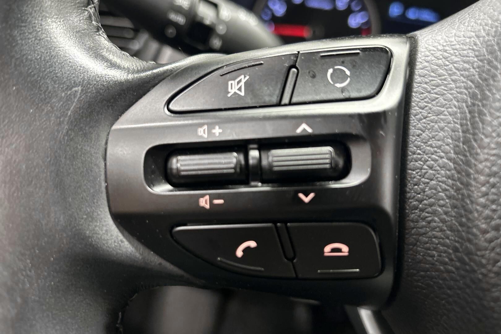 KIA Rio iso kuva 14