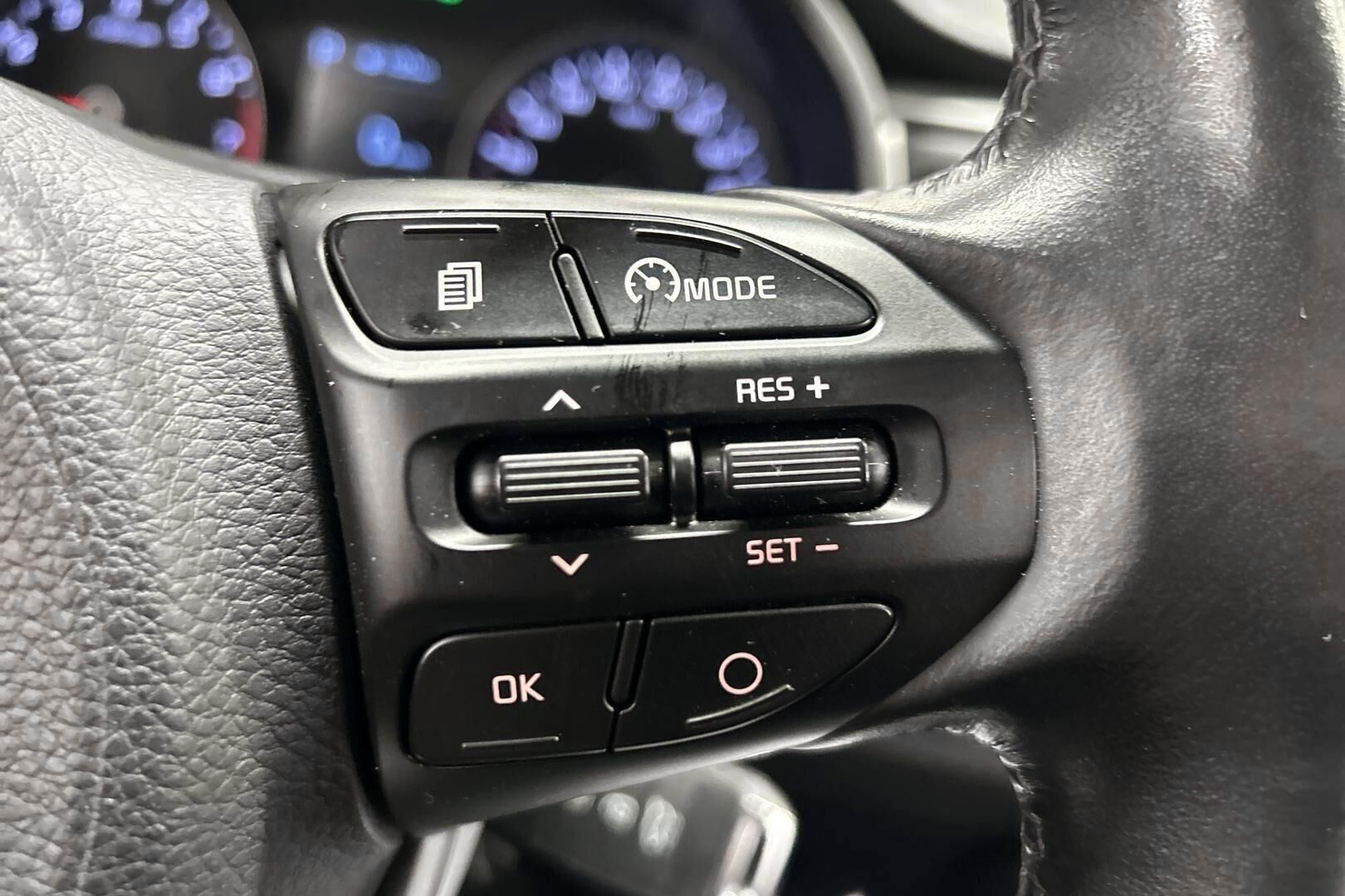 KIA Rio iso kuva 15