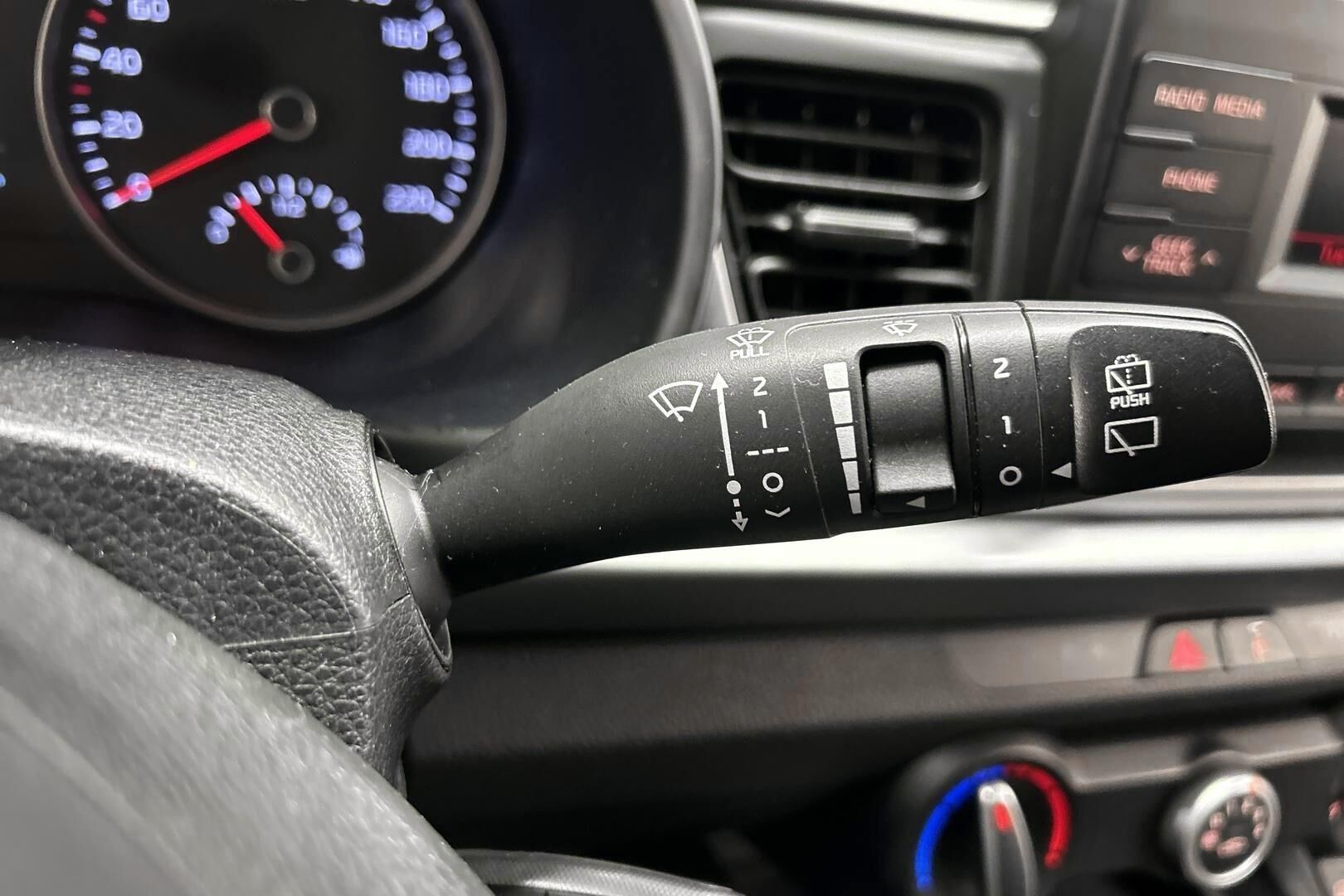 KIA Rio iso kuva 19