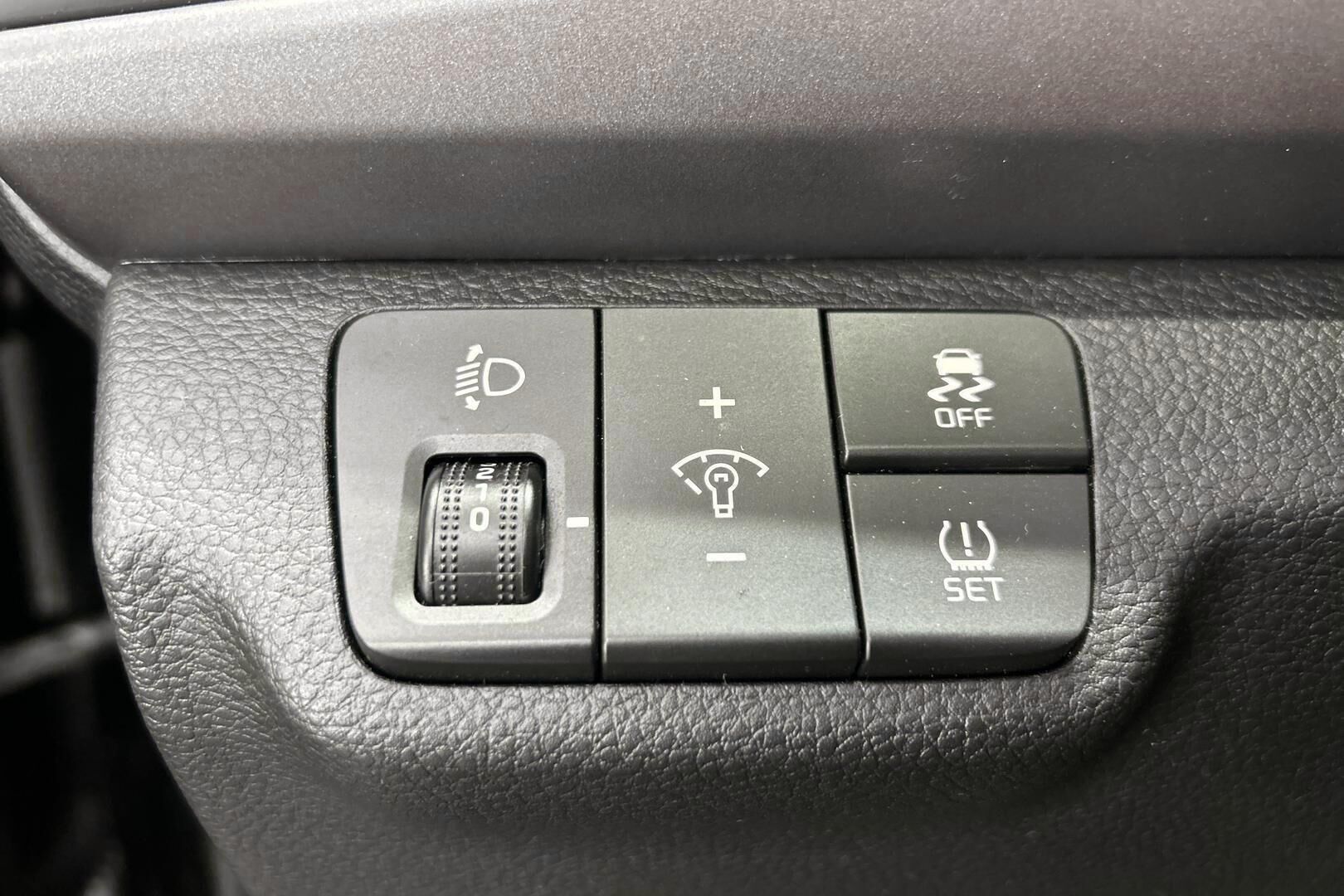 KIA Rio iso kuva 21
