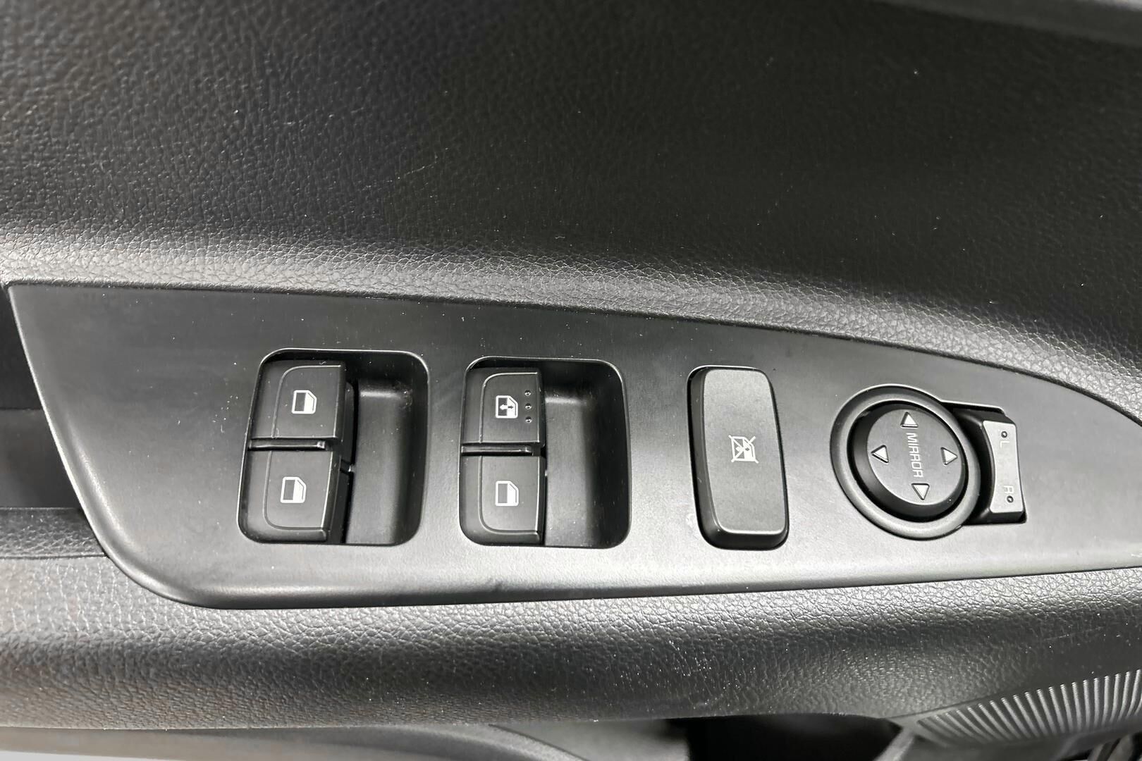 KIA Rio iso kuva 22