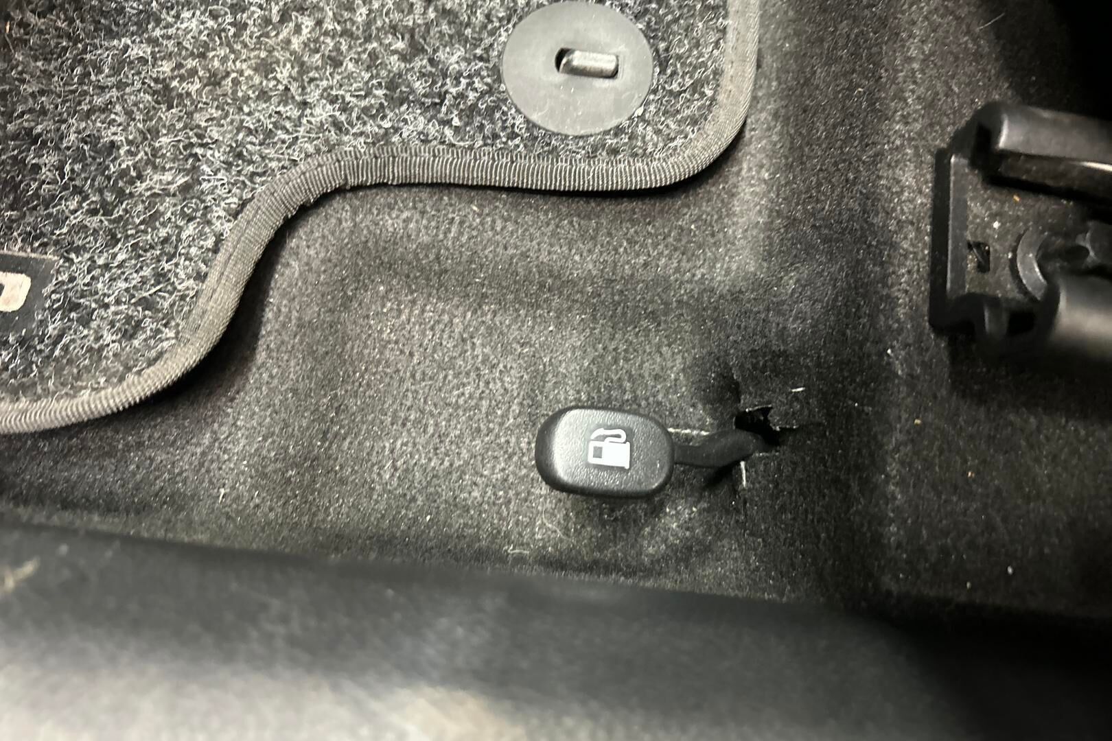 KIA Rio iso kuva 23