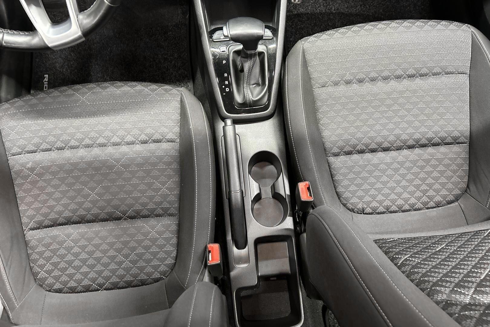KIA Rio iso kuva 24