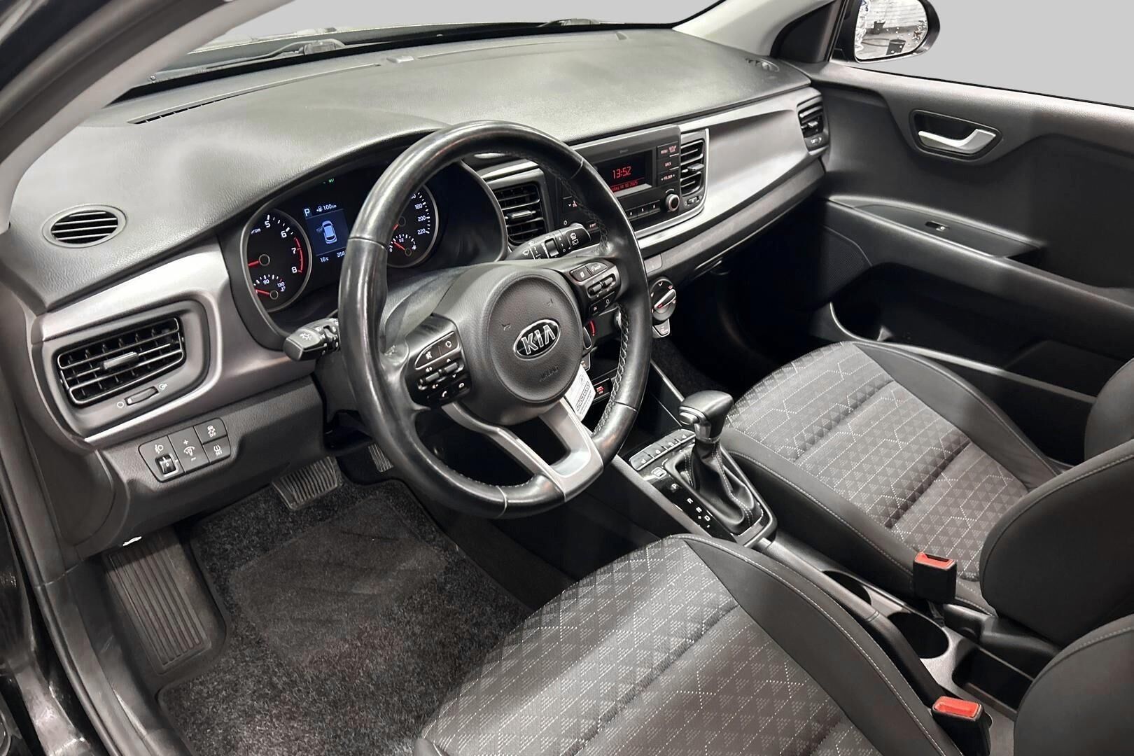 KIA Rio iso kuva 8