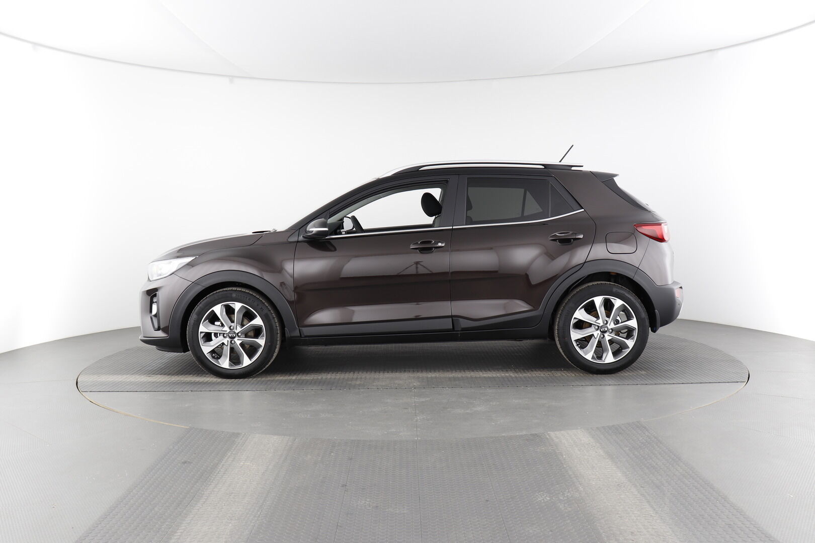 Kia Stonic iso kuva 1