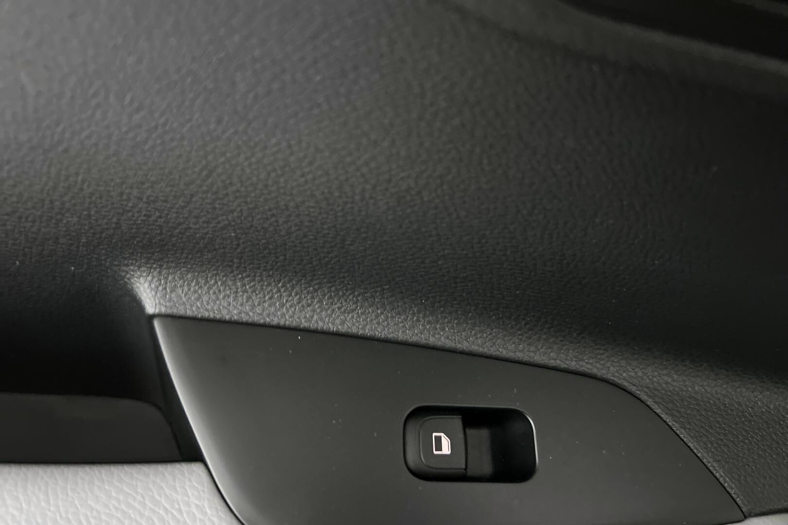 Kia Stonic iso kuva 13