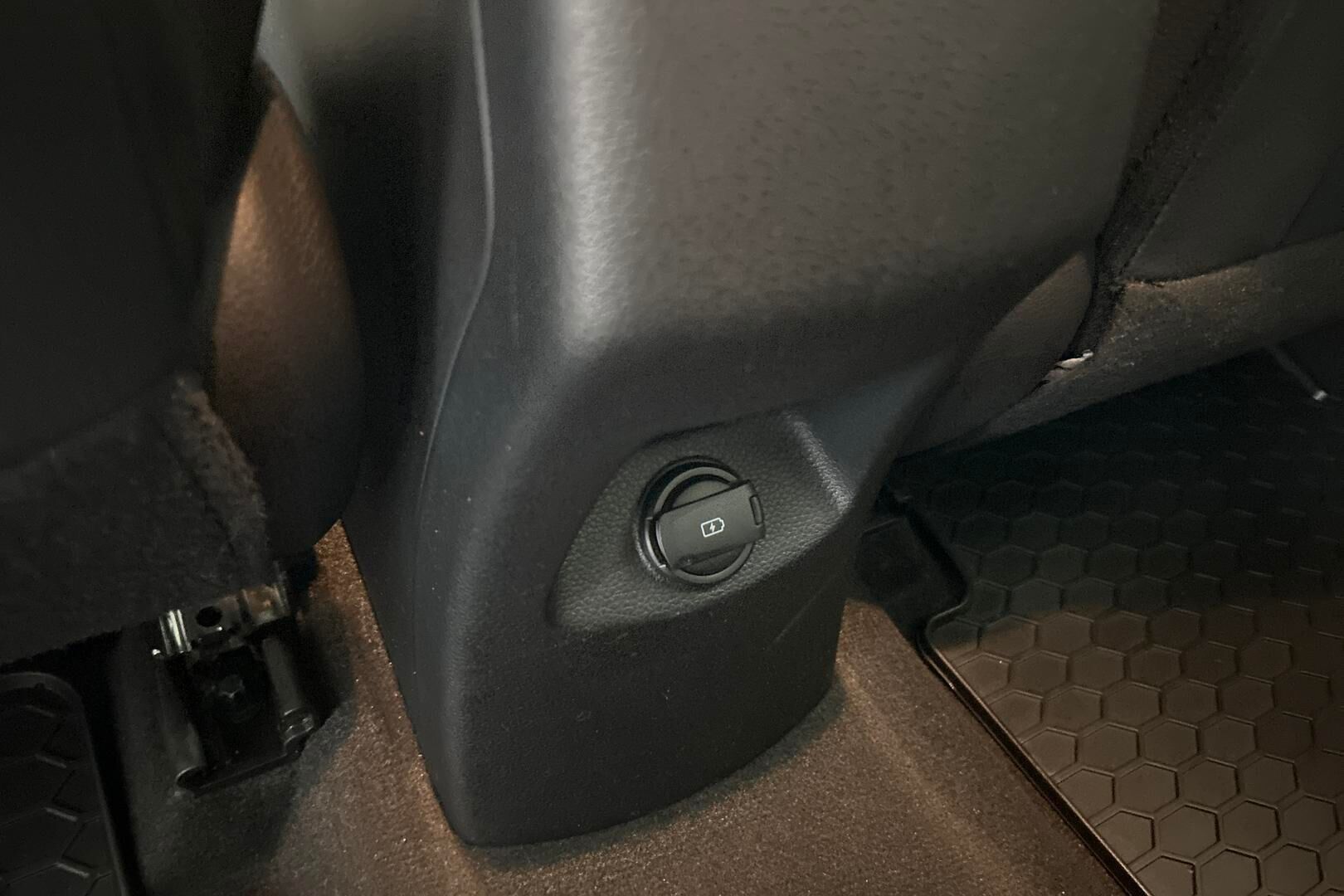 Kia Stonic iso kuva 14