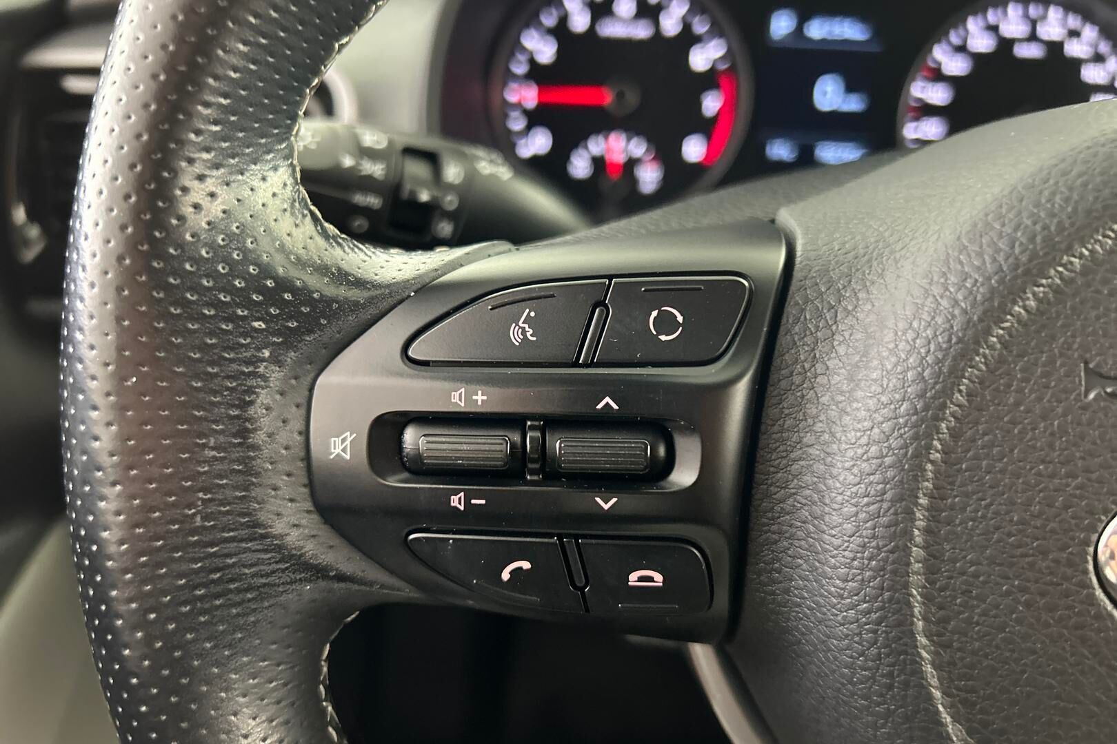 Kia Stonic iso kuva 17