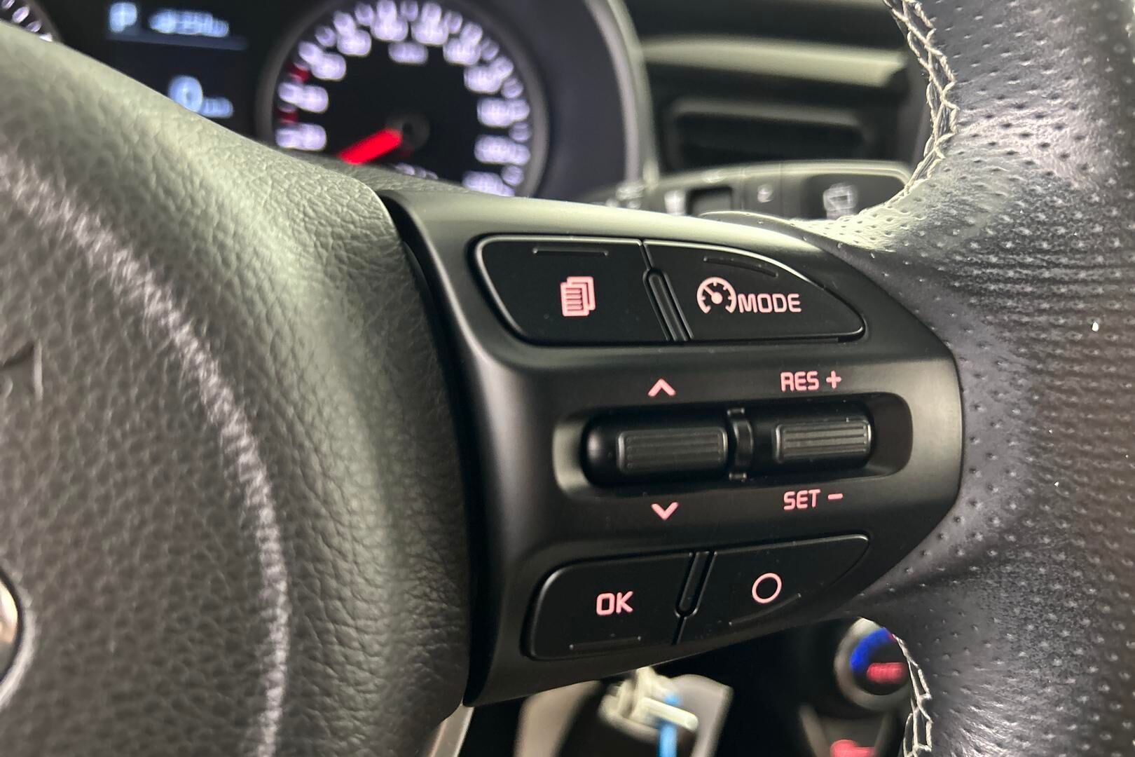 Kia Stonic iso kuva 18
