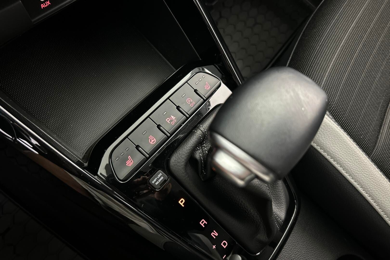 Kia Stonic iso kuva 19