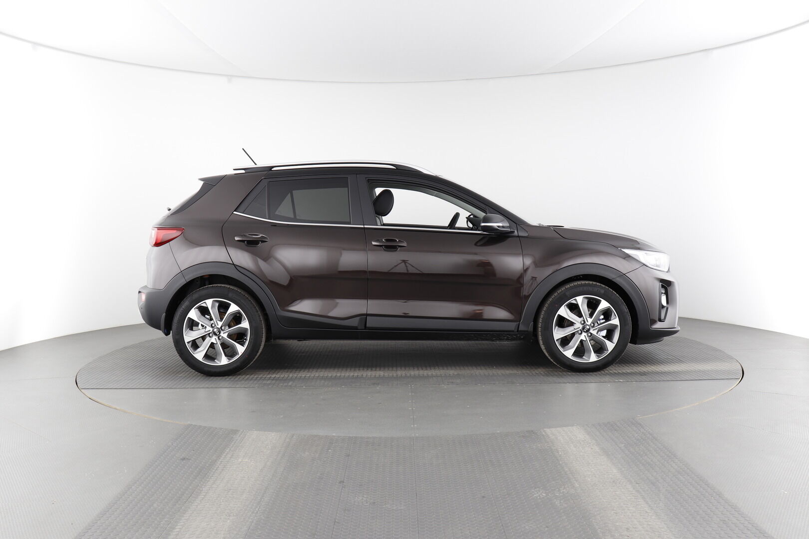 Kia Stonic iso kuva 5