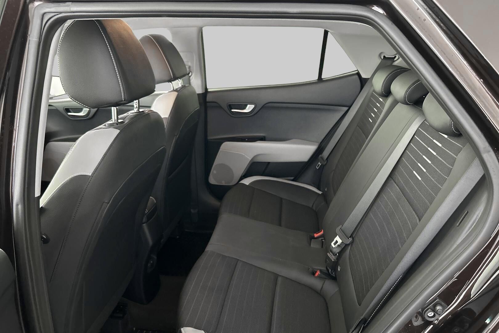 Kia Stonic iso kuva 9
