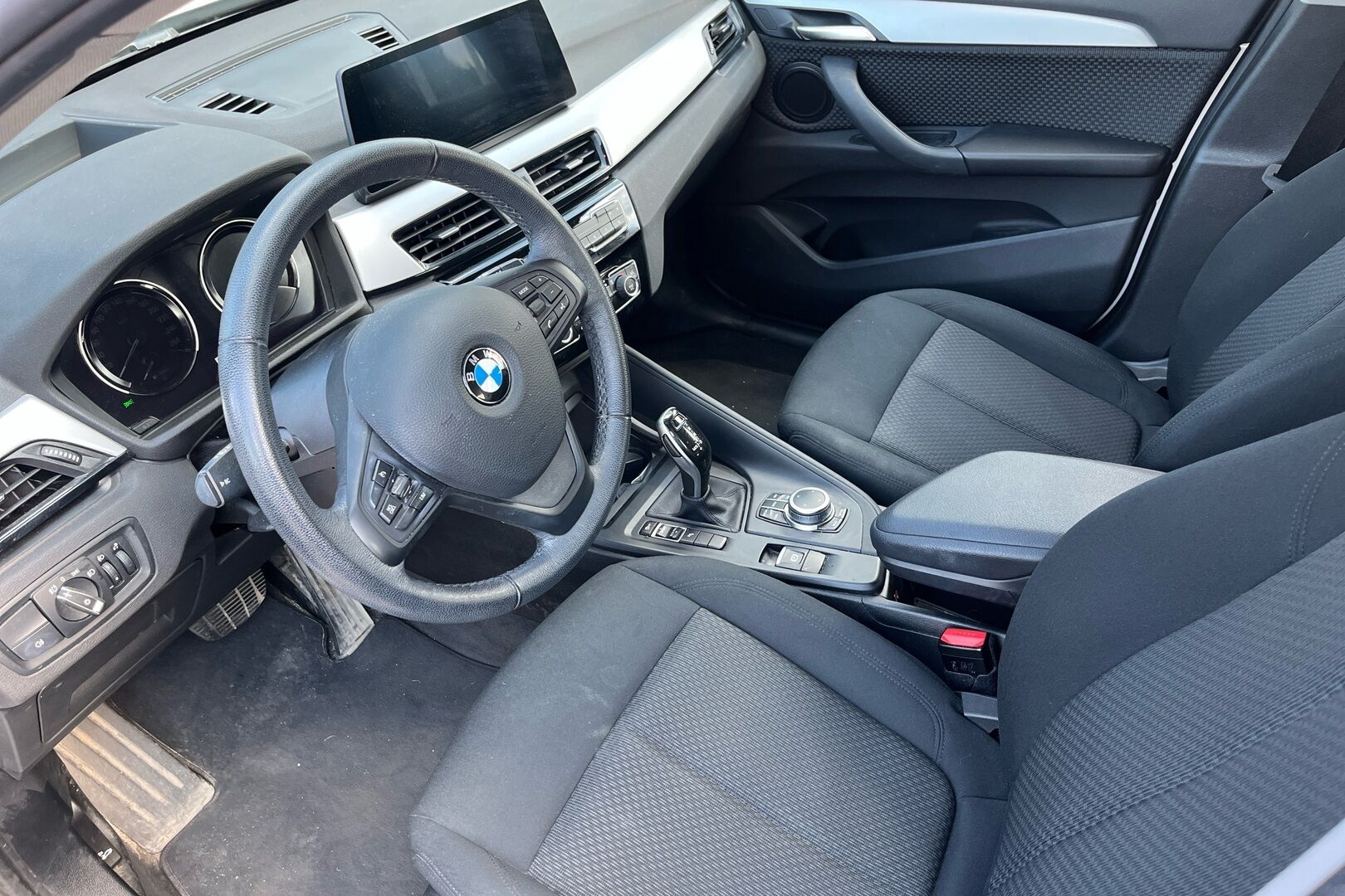 BMW X1 iso kuva 2