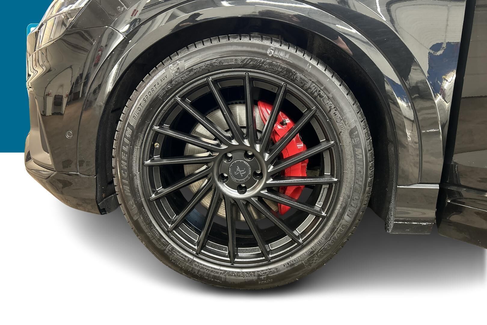 Audi Q8 iso kuva 13