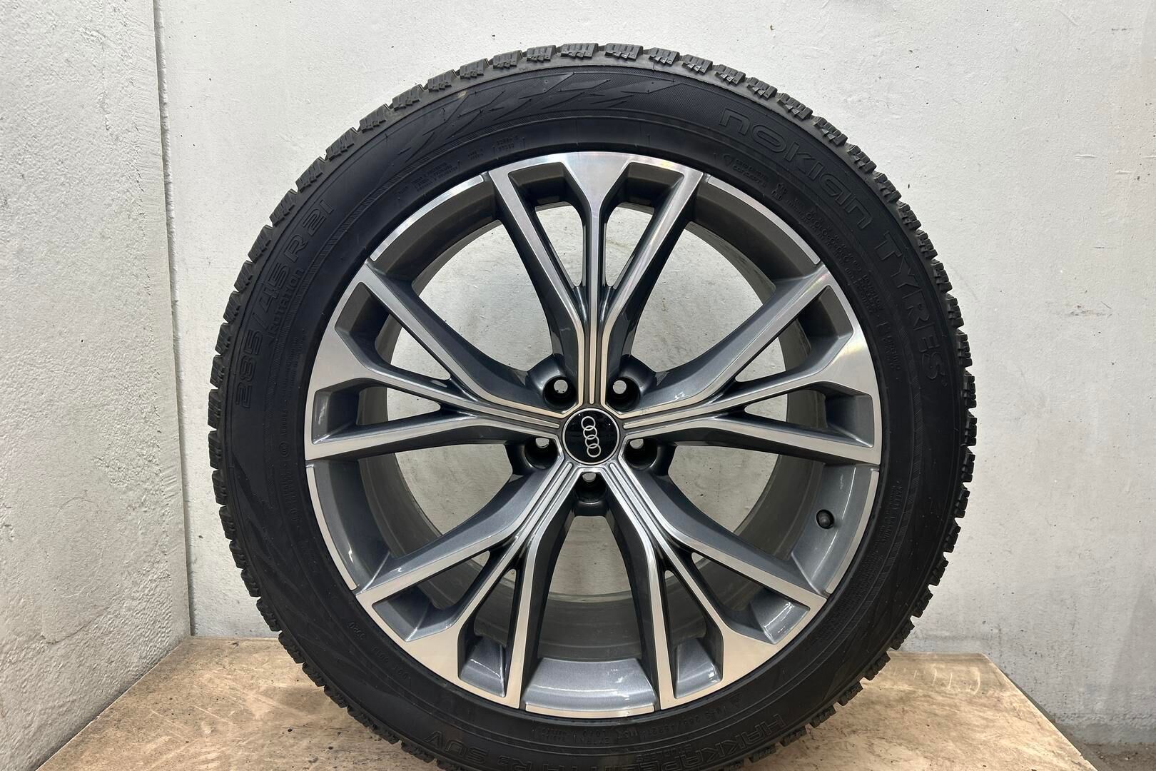 Audi Q8 iso kuva 22