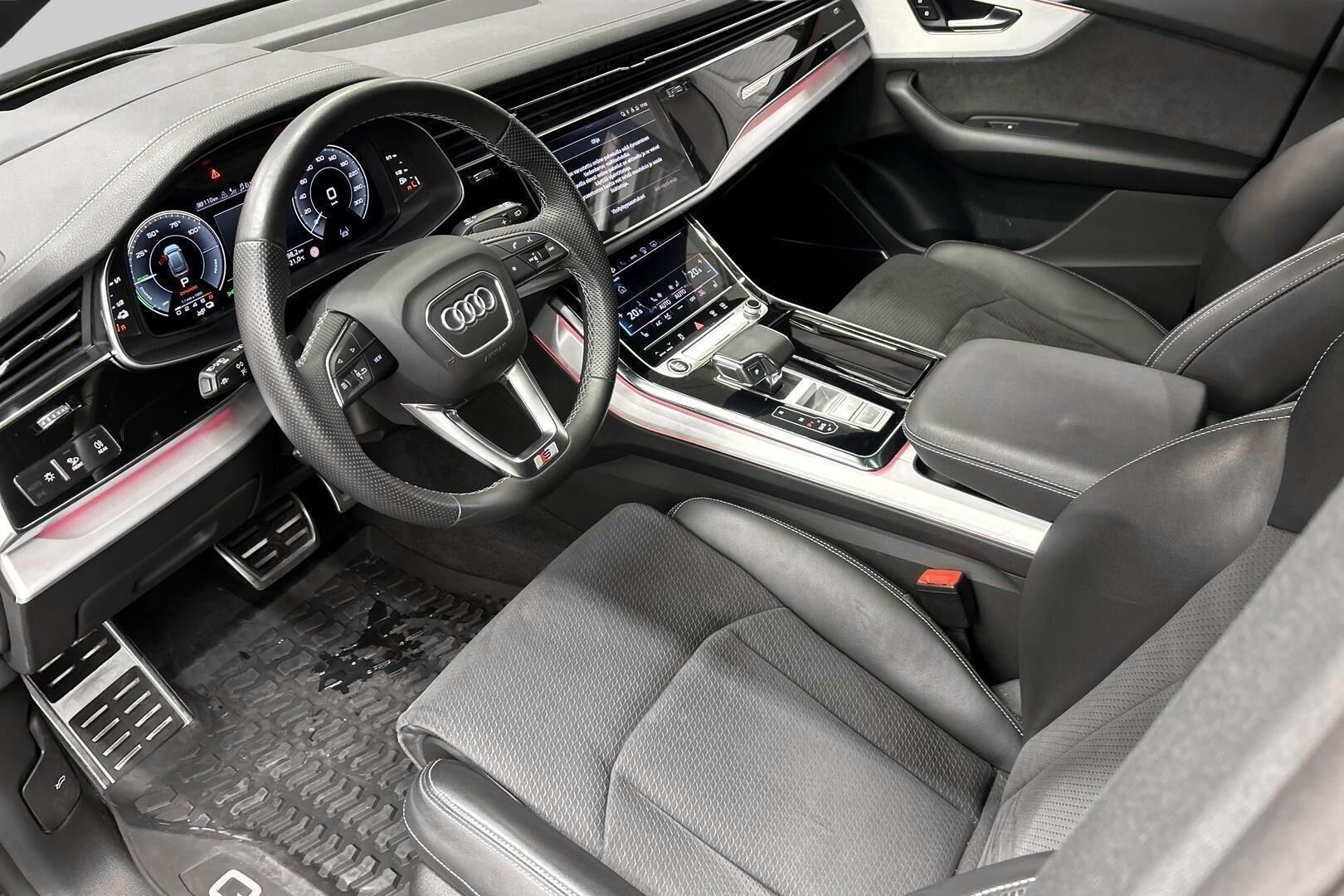 Audi Q8 iso kuva 9