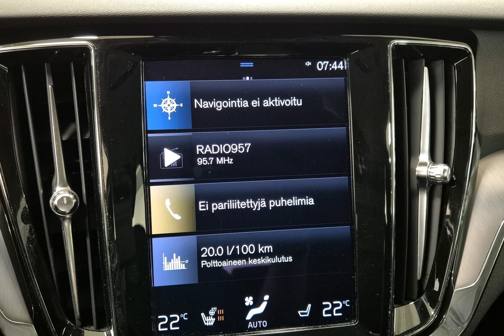 Volvo V60 iso kuva 14