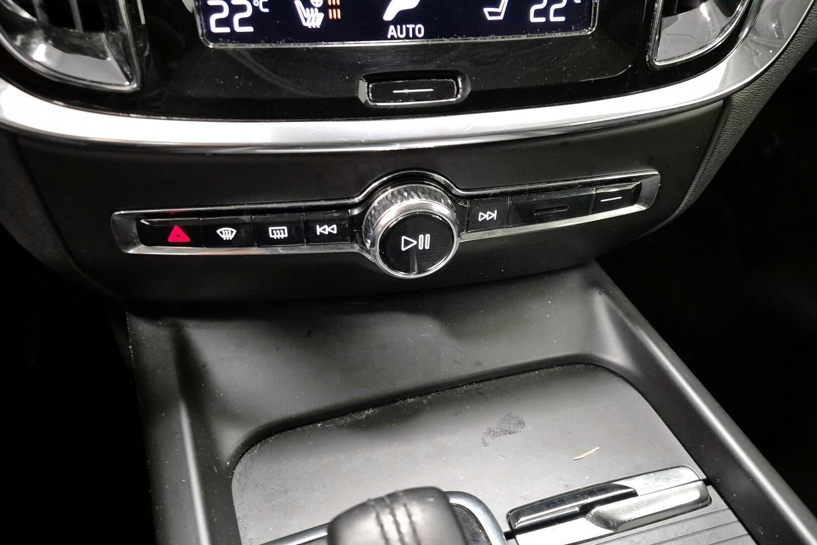 Volvo V60 iso kuva 15