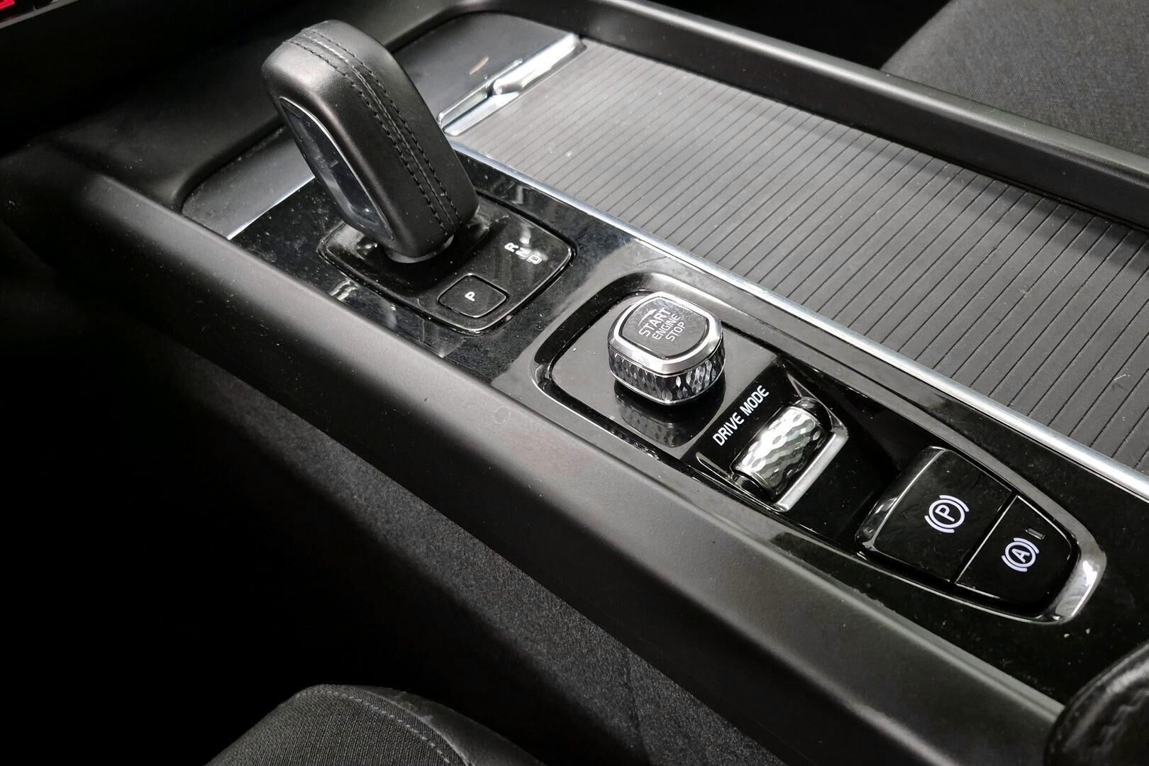 Volvo V60 iso kuva 16