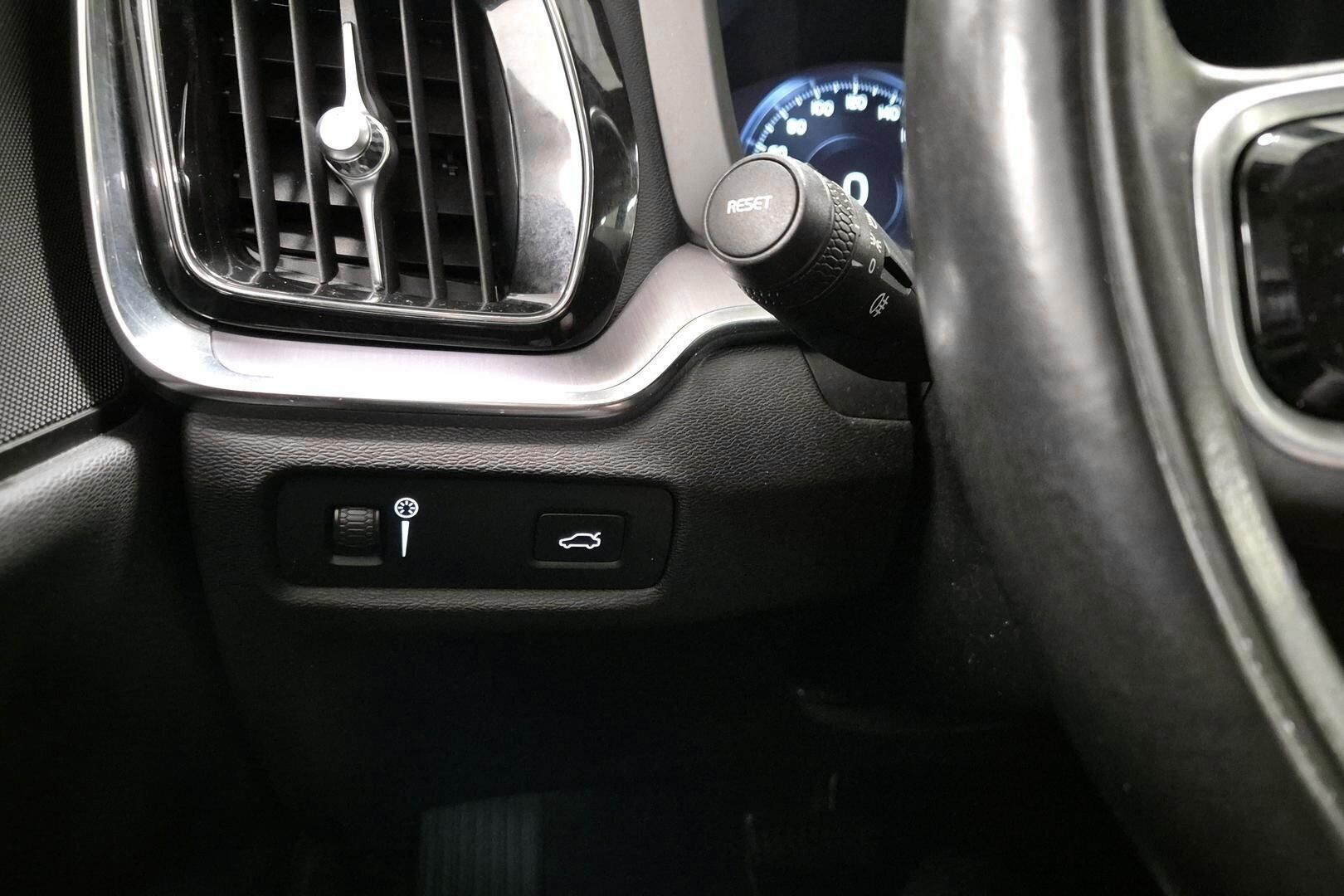 Volvo V60 iso kuva 20