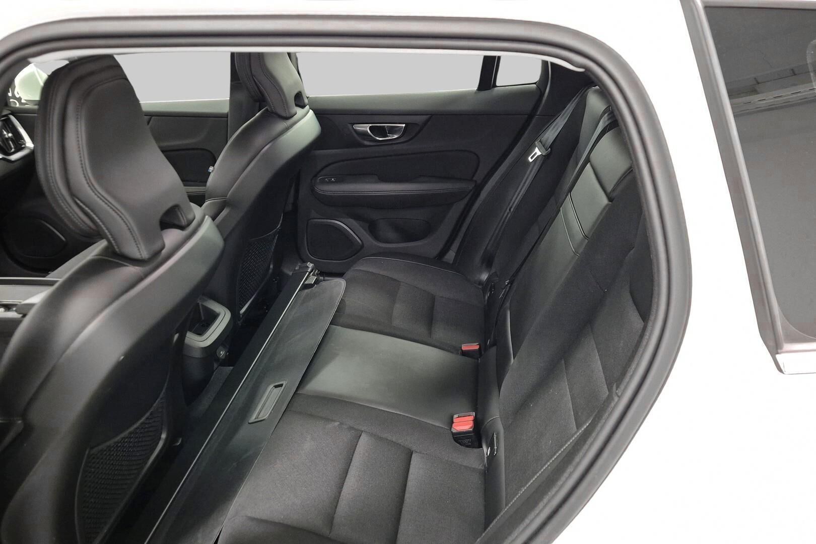 Volvo V60 iso kuva 9