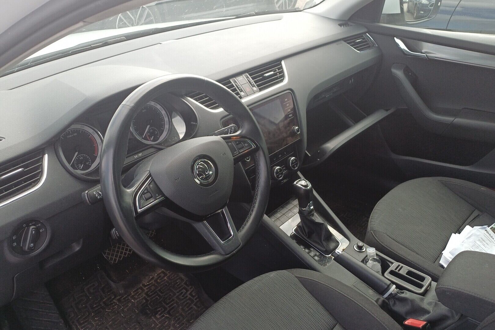 Skoda Octavia iso kuva 2