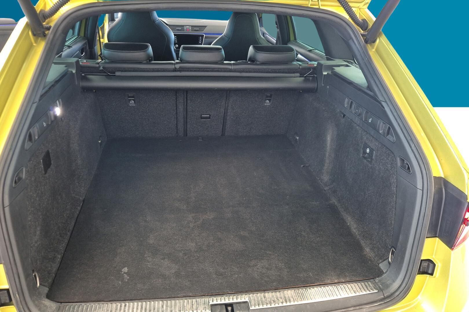 Skoda Superb iso kuva 12