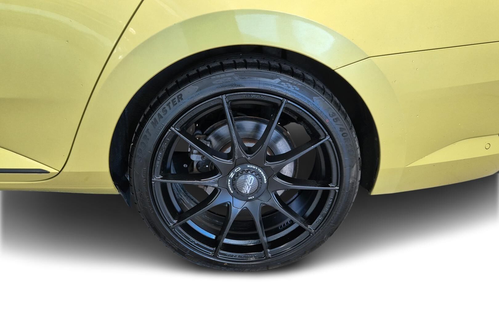 Skoda Superb iso kuva 13