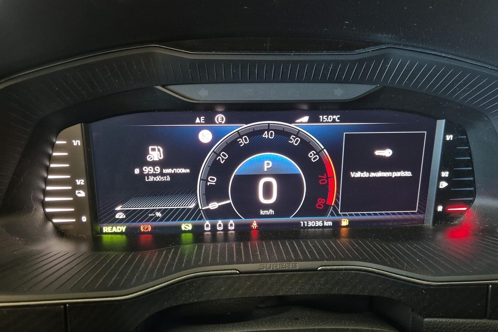 Skoda Superb iso kuva 14