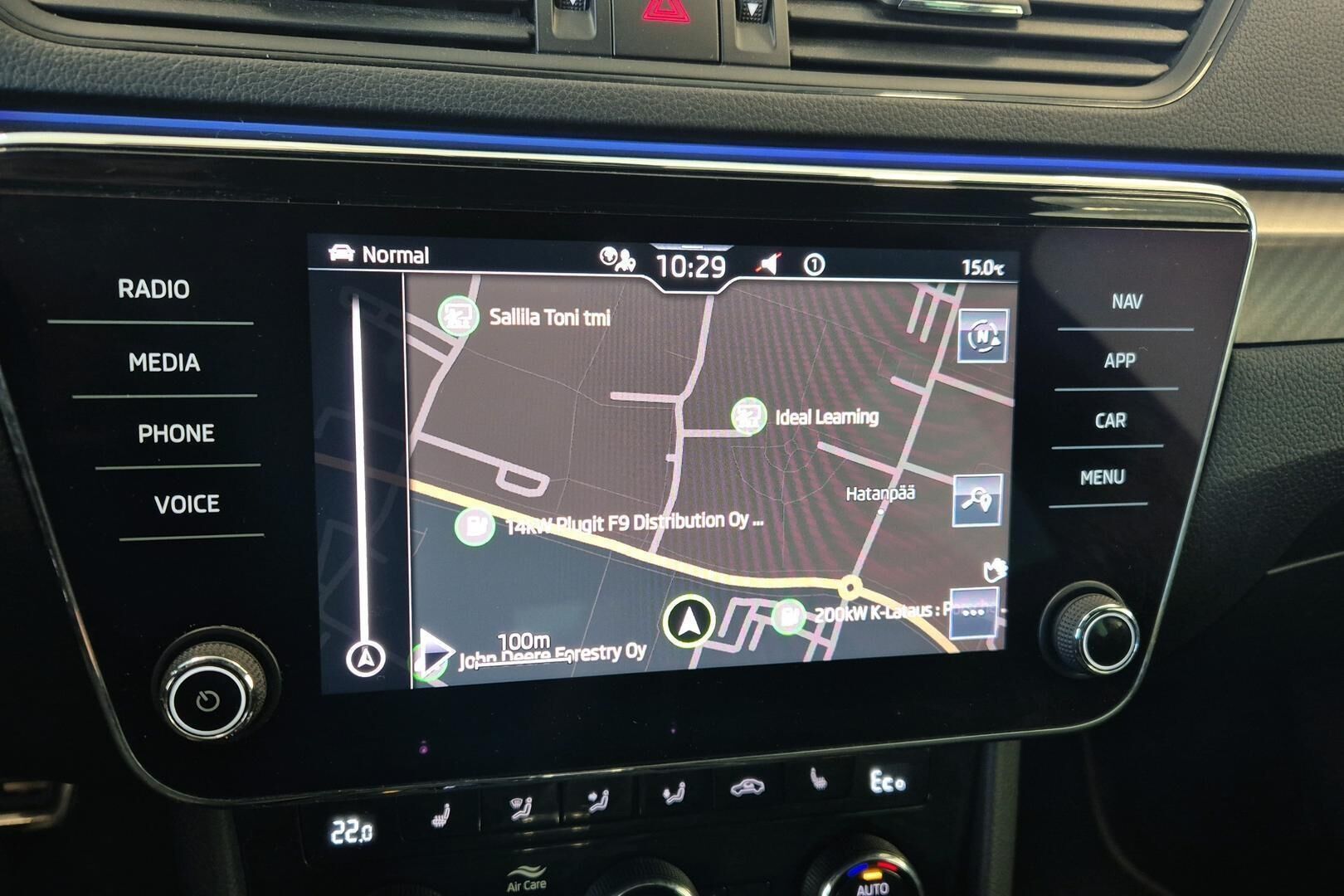 Skoda Superb iso kuva 15