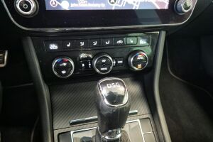 Skoda Superb esikatselu 16