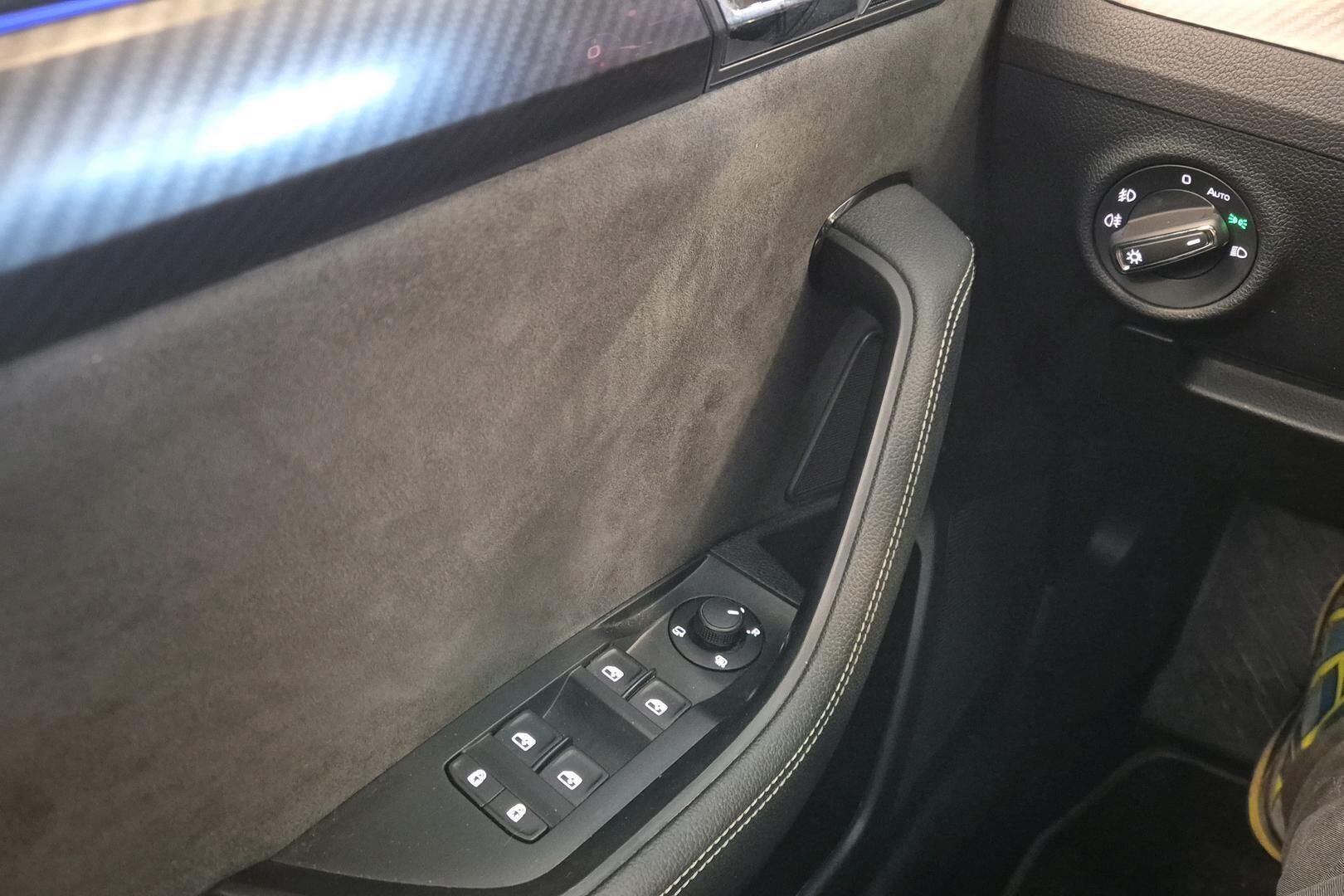 Skoda Superb iso kuva 20