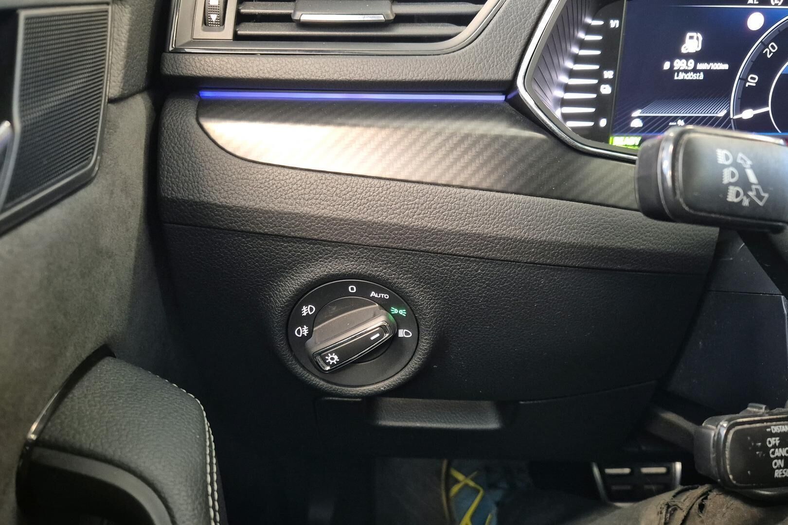 Skoda Superb iso kuva 21