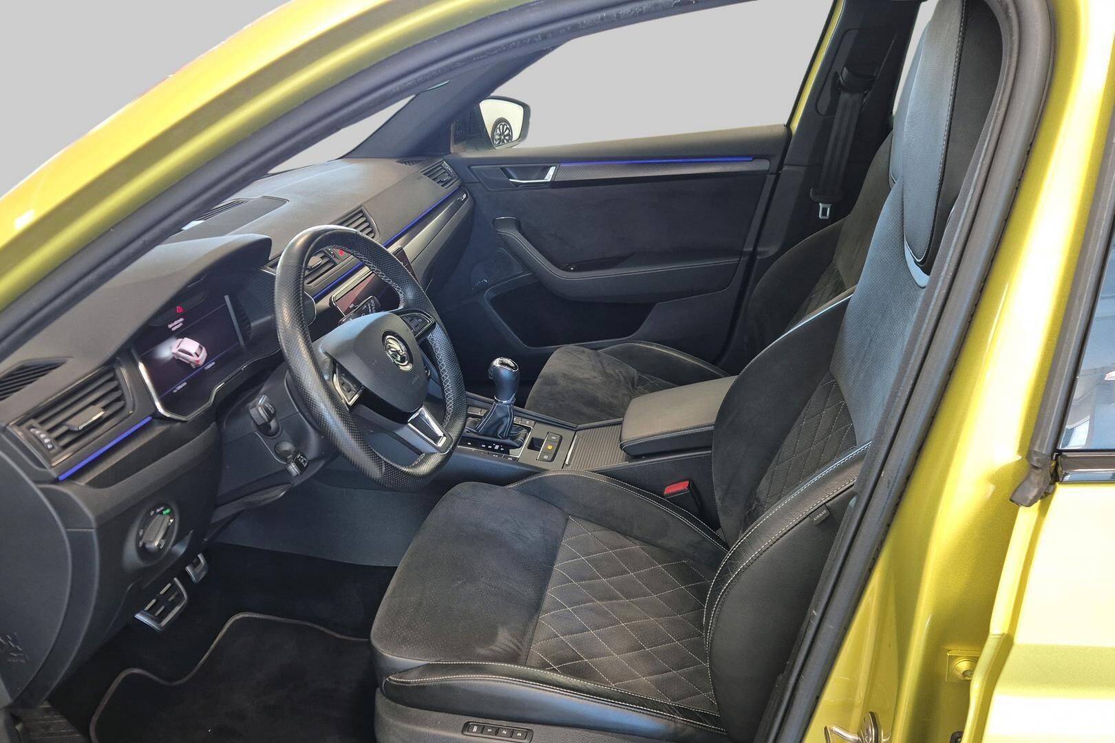 Skoda Superb iso kuva 9