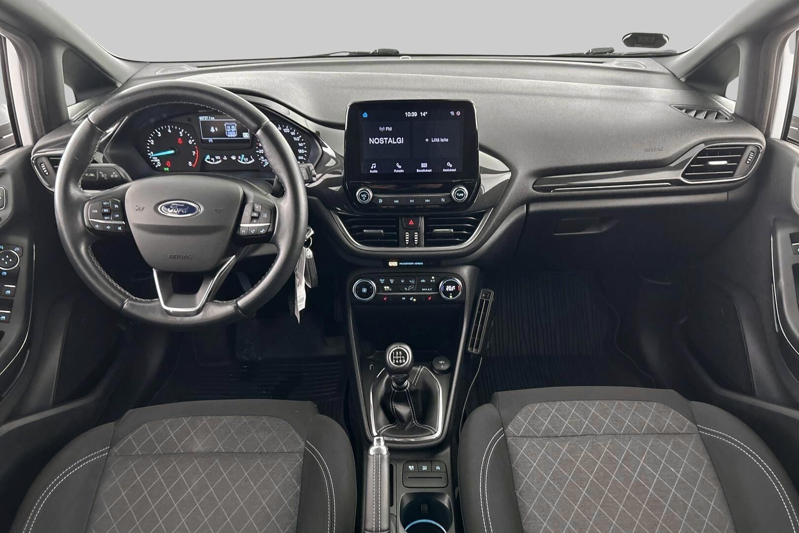 Ford Fiesta iso kuva 11