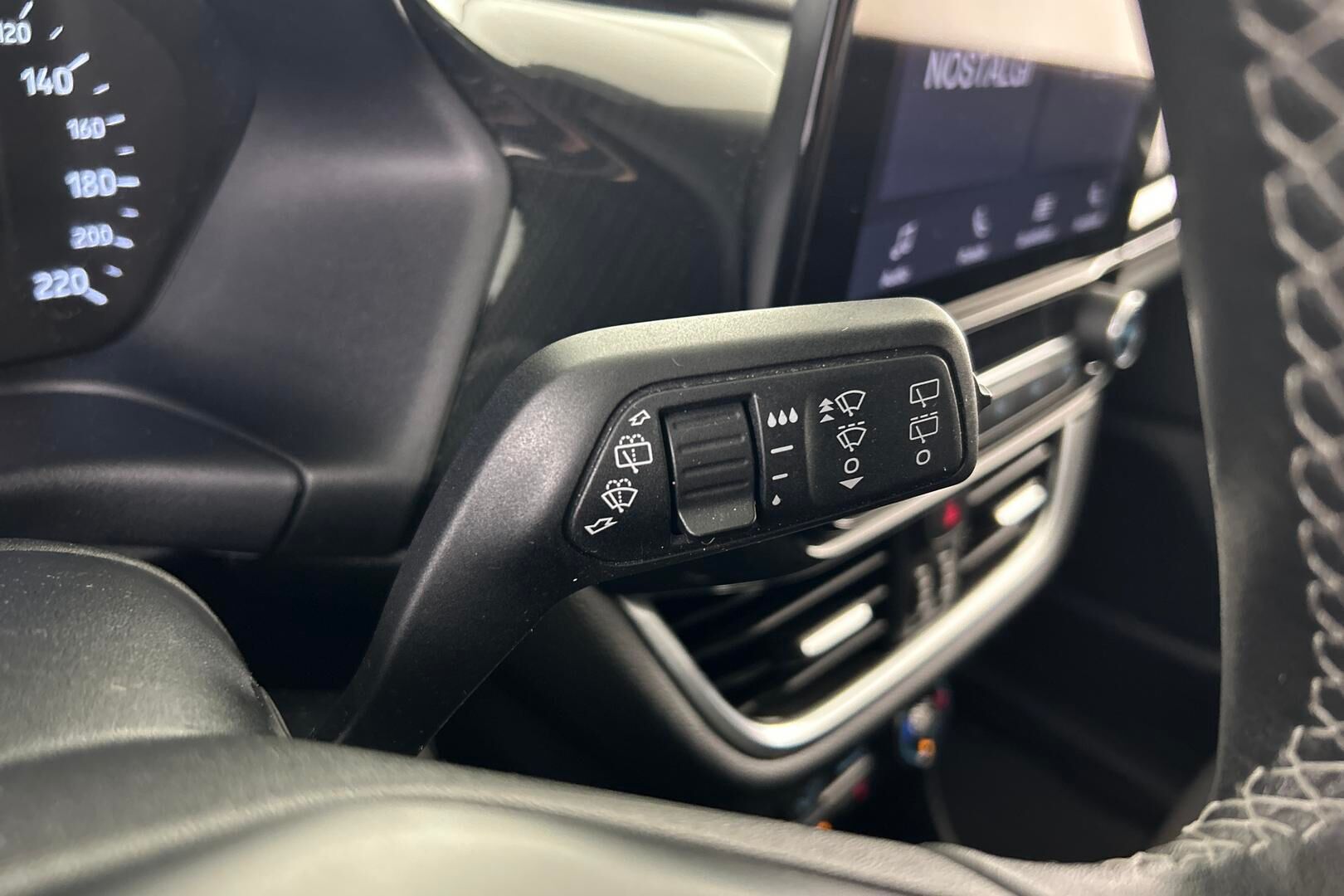 Ford Fiesta iso kuva 12